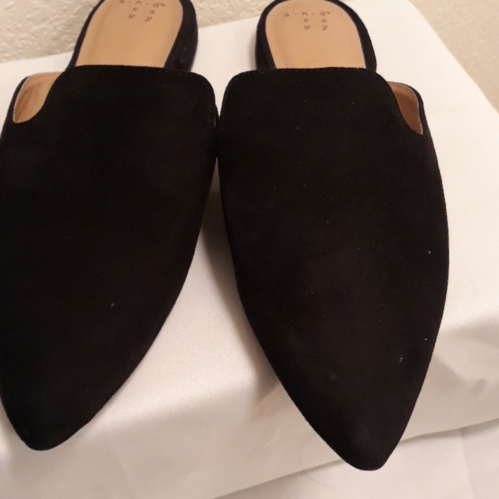 Sueded mule flat